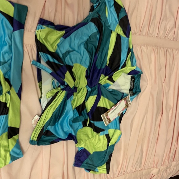 Turquoise Silky skirt Set! - Picture 3 of 8